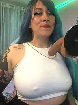 Luna Paris  online show from December 9, 11:45 pm