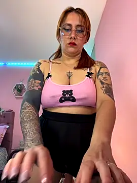 Luna Paris  online show from September 22, 2:08 pm