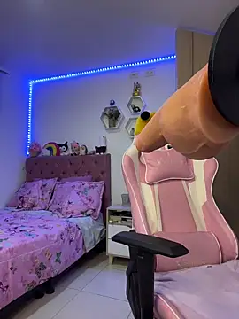 Luna Paris  online show from January 5, 11:41 pm