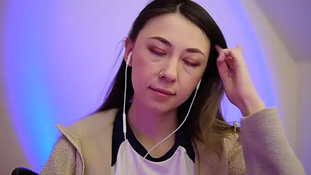 chibi moon  online show from March 22, 9:21 pm