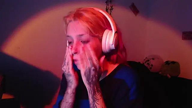 Snapshot of MaryJannes chatting on December 3, 10:24 am MaryJannes online show from December 3, 10:24 am