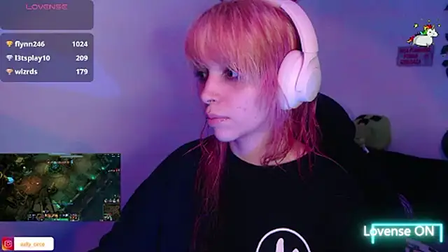 Snapshot of MaryJannes chatting on December 3, 10:30 pm MaryJannes online show from December 3, 10:30 pm