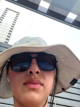 alexademie1 online show from October 21, 7:09 am