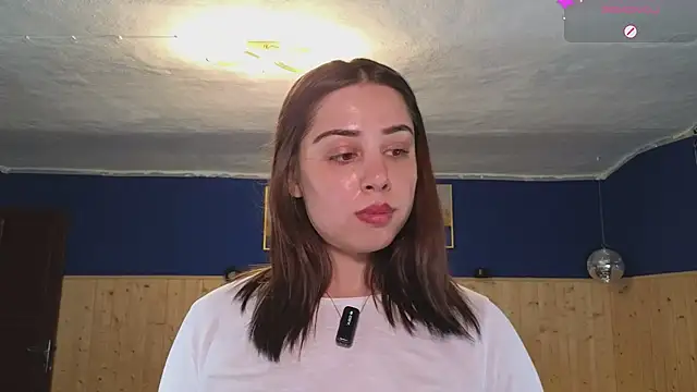 Snapshot of VanessaDoyle chatting on February 2, 8:51 pm VanessaDoyle online show from February 2, 8:51 pm