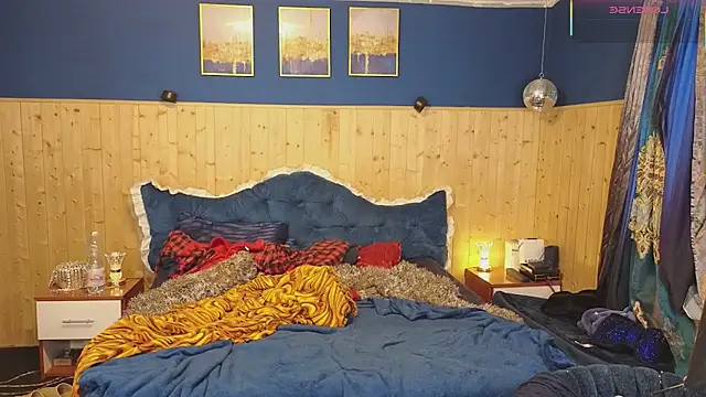 Snapshot of VanessaDoyle chatting on March 22, 6:14 pm VanessaDoyle online show from March 22, 6:14 pm