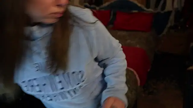 Snapshot of VanessaDoyle chatting on November 16, 8:31 am VanessaDoyle online show from November 16, 8:31 am