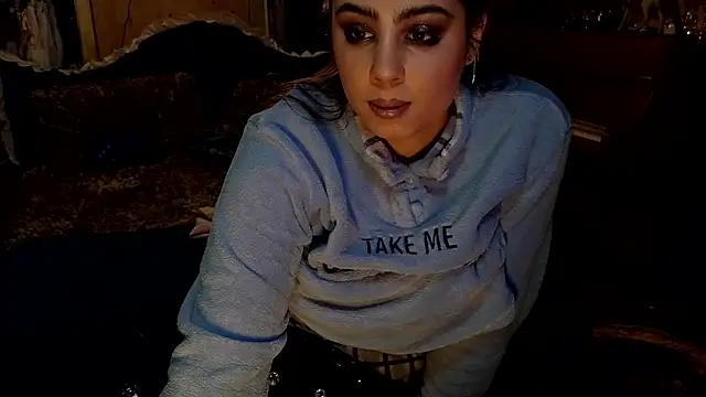 Snapshot of VanessaDoyle chatting on December 1, 7:24 am VanessaDoyle online show from December 1, 7:24 am