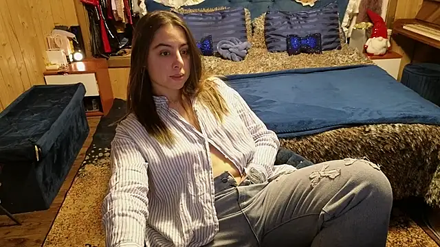 Snapshot of VanessaDoyle chatting on December 5, 7:10 pm VanessaDoyle online show from December 5, 7:10 pm