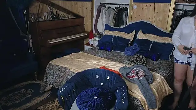 Snapshot of VanessaDoyle chatting on December 15, 3:55 am VanessaDoyle online show from December 15, 3:55 am