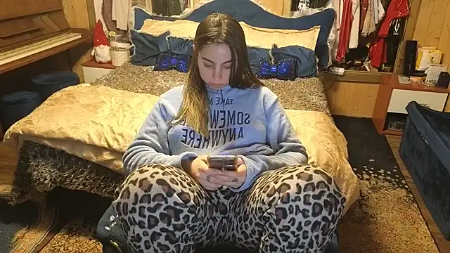 Snapshot of VanessaDoyle chatting on December 17, 3:40 pm VanessaDoyle online show from December 17, 3:40 pm