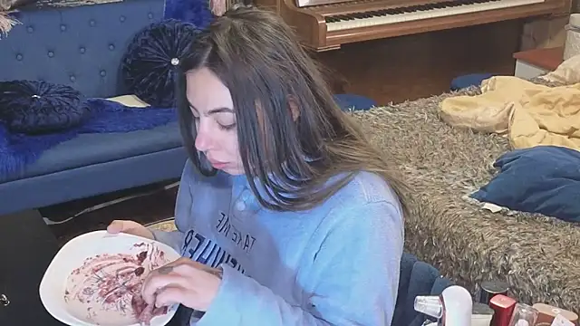 Snapshot of VanessaDoyle chatting on January 8, 12:24 am VanessaDoyle online show from January 8, 12:24 am