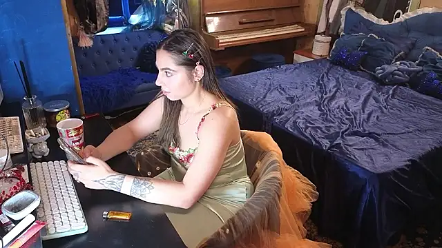 Snapshot of VanessaDoyle chatting on January 10, 1:57 pm VanessaDoyle online show from January 10, 1:57 pm