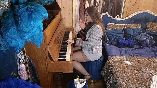 Snapshot of VanessaDoyle chatting on January 18, 3:38 pm VanessaDoyle online show from January 18, 3:38 pm