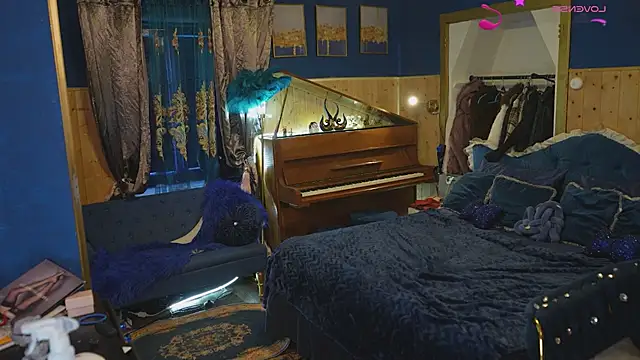 Snapshot of VanessaDoyle chatting on February 7, 8:51 am VanessaDoyle online show from February 7, 8:51 am