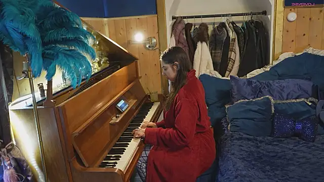 Snapshot of VanessaDoyle chatting on February 9, 8:51 am VanessaDoyle online show from February 9, 8:51 am