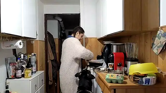 Snapshot of VanessaDoyle chatting on February 11, 8:08 am VanessaDoyle online show from February 11, 8:08 am