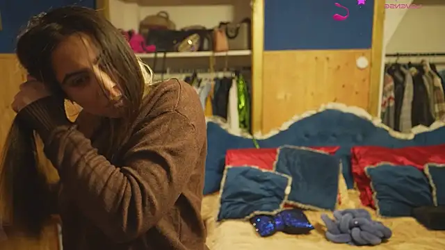 Snapshot of VanessaDoyle chatting on February 14, 8:27 pm VanessaDoyle online show from February 14, 8:27 pm