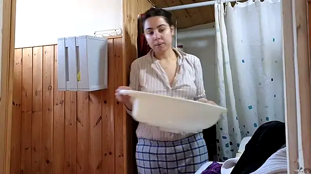 Snapshot of VanessaDoyle chatting on February 19, 1:51 pm VanessaDoyle online show from February 19, 1:51 pm