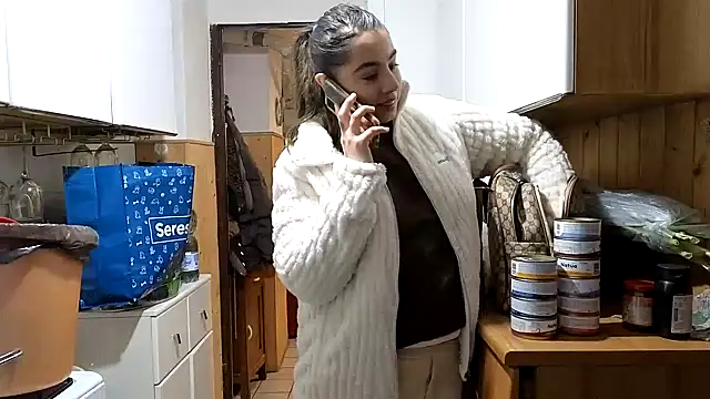 Snapshot of VanessaDoyle chatting on February 20, 6:19 pm VanessaDoyle online show from February 20, 6:19 pm