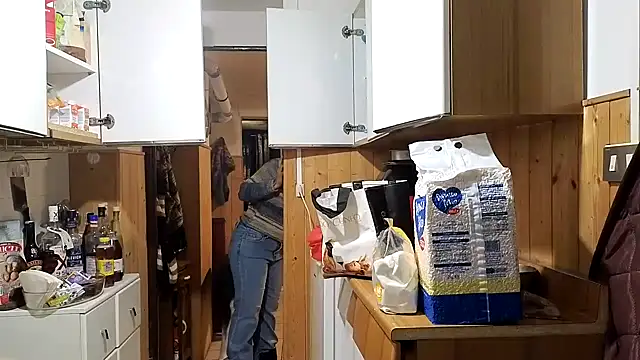 Snapshot of VanessaDoyle chatting on February 23, 5:32 pm VanessaDoyle online show from February 23, 5:32 pm