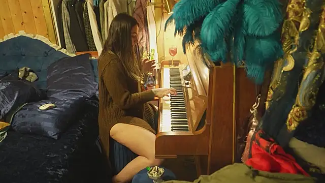 Snapshot of VanessaDoyle chatting on February 24, 5:55 pm VanessaDoyle online show from February 24, 5:55 pm