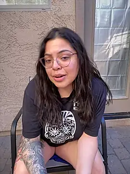 drizzypeach602 online show from March 3, 12:15 am