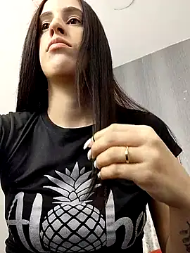 Amira Milker online show from February 17, 12:59 pm