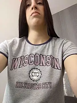 Amira Milker online show from March 10, 1:10 pm