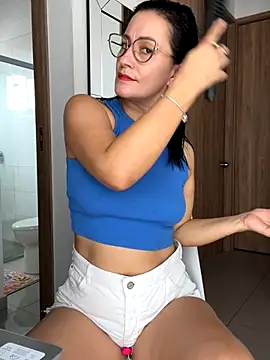Snapshot of Verito_hot chatting on October 19, 2:07 pm Verito hot online show from October 19, 2:07 pm