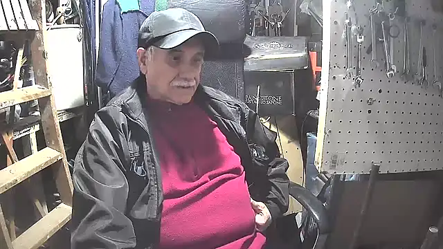 nonnomaturobisex online show from March 18, 6:15 pm