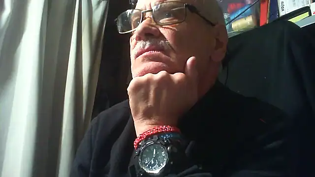 nonnomaturobisex online show from October 16, 8:15 am