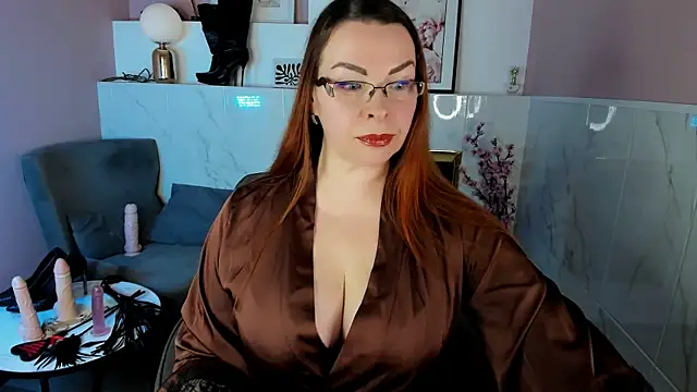 MrsIngrid online show from April 19, 3:11 pm