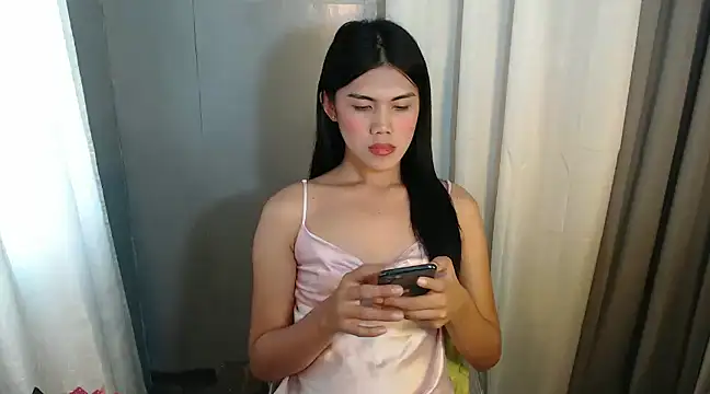 Snapshot of Delicate_Savannah chatting on December 9, 4:23 am Delicate Savannah online show from December 9, 4:23 am