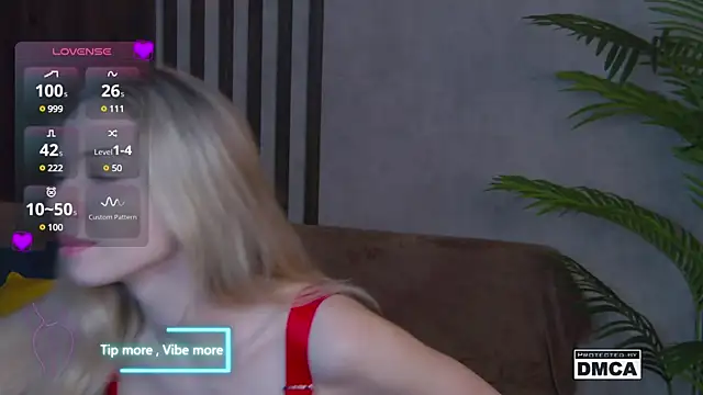 Snapshot of Holl1Would chatting on January 27, 10:16 pm Holl1Would online show from January 27, 10:16 pm