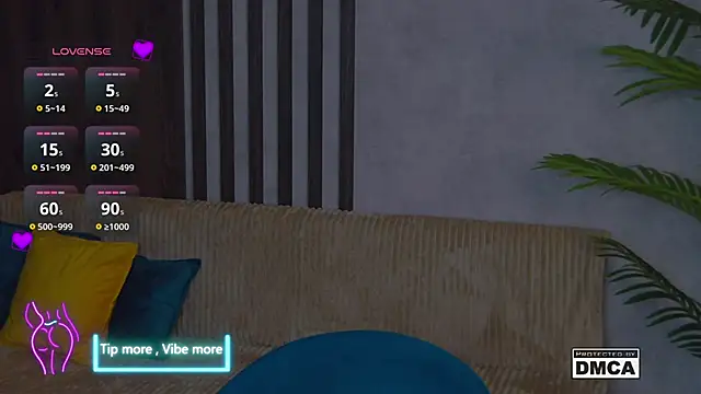 Snapshot of Holl1Would chatting on January 28, 10:12 pm Holl1Would online show from January 28, 10:12 pm