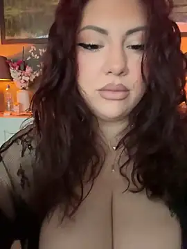 Snapshot of CurvyKimmy1 chatting on April 22, 9:22 am CurvyKimmy1 online show from April 22, 9:22 am