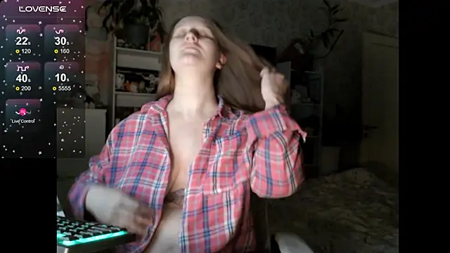 AmeyaLovea online show from March 30, 8:32 pm