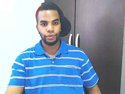 Snapshot of Rene_hotman chatting on March 9, 7:59 pm Rene hotman online show from March 9, 7:59 pm