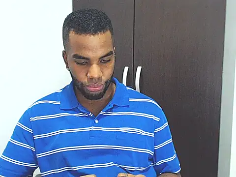 Snapshot of Rene_hotman chatting on March 16, 8:21 pm Rene hotman online show from March 16, 8:21 pm