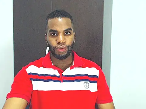 Snapshot of Rene_hotman chatting on March 19, 7:17 pm Rene hotman online show from March 19, 7:17 pm