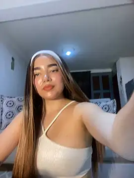 DulceChloe99 online show from April 14, 4:07 am