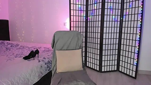 Snapshot of YourFire_ chatting on December 15, 12:20 pm YourFire online show from December 15, 12:20 pm