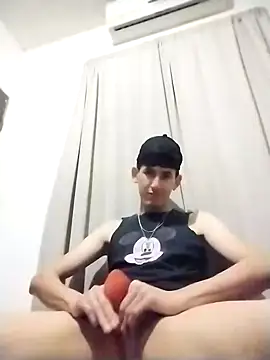 Snapshot of BIG___BEN chatting on December 17, 2:33 am BIG BEN online show from December 17, 2:33 am