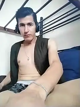 Snapshot of BIG___BEN chatting on December 19, 6:12 pm BIG BEN online show from December 19, 6:12 pm