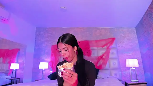 AntonellaRossi online show from October 8, 1:53 pm