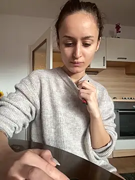 Snapshot of Zeyna1 chatting on October 11, 1:20 pm Zeyna1 online show from October 11, 1:20 pm