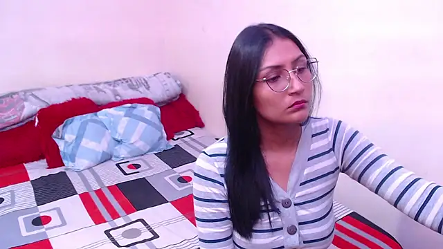 Snapshot of leah-666 chatting on December 17, 6:03 pm leah-666 online show from December 17, 6:03 pm