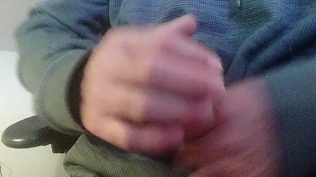 Snapshot of OralDesires2 chatting on December 8, 6:06 pm OralDesires2 online show from December 8, 6:06 pm