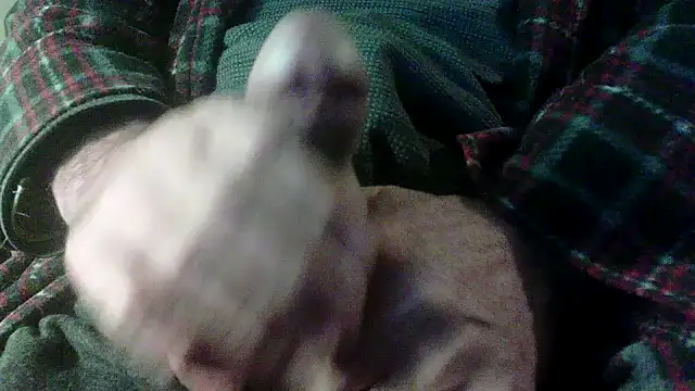 Snapshot of OralDesires2 chatting on December 25, 11:43 am OralDesires2 online show from December 25, 11:43 am