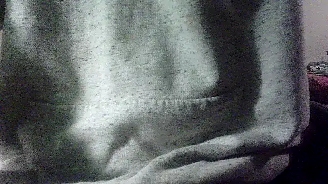 Snapshot of OralDesires2 chatting on February 15, 8:44 am OralDesires2 online show from February 15, 8:44 am